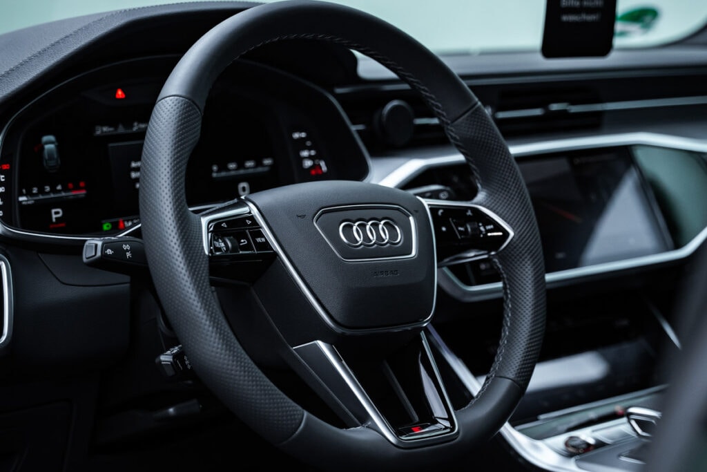 Der Innenraum eines Audi A6 veredelt mit Lackschutzfolierung von PPF Augsburg.